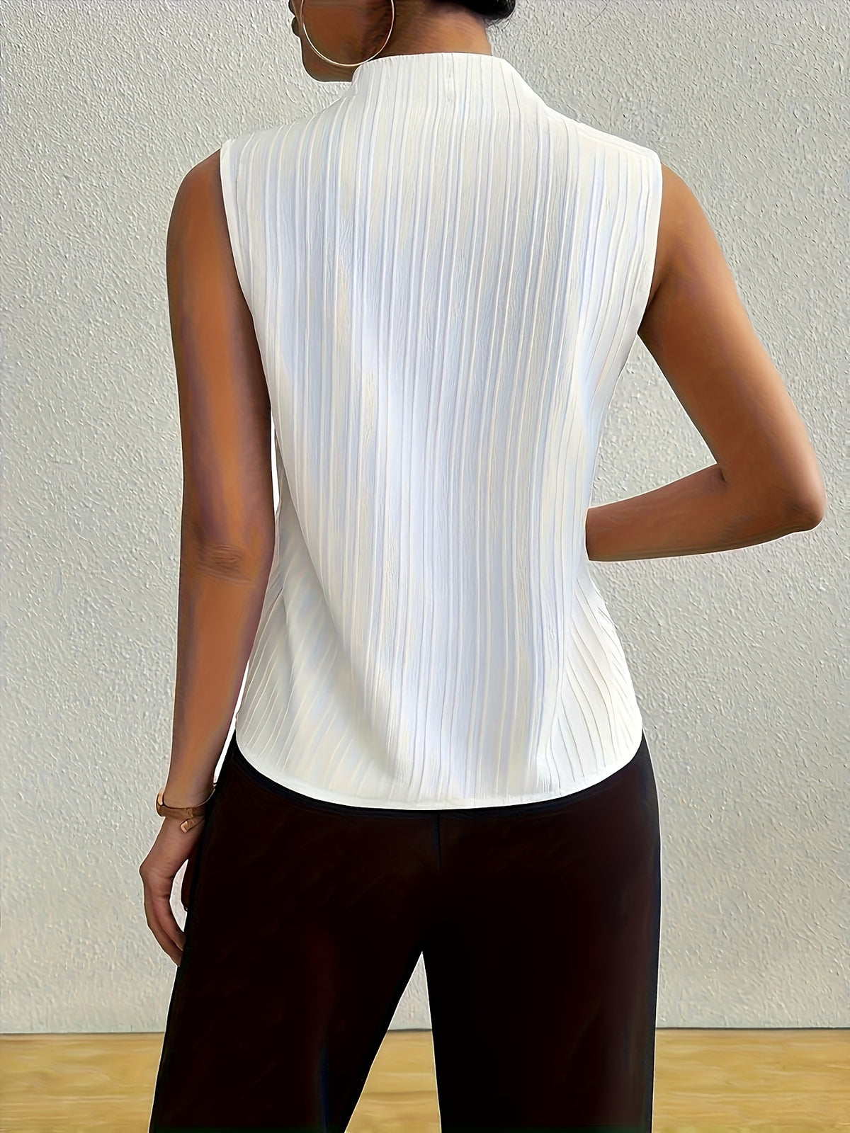 Women's Sleeveless V-Neck Top Casual Summer Tank Tops Loose Fit Flowy Blouse Shirts for Women - White S M L XL