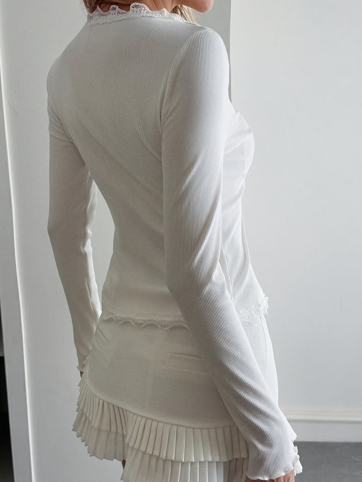 Women's Lace Ruffle Trim Slim-Fit Cardigan Long Sleeve Button-Up Top Lace Patchwork Elegant Blouse White Black XS S M L XL Casual Office Spring