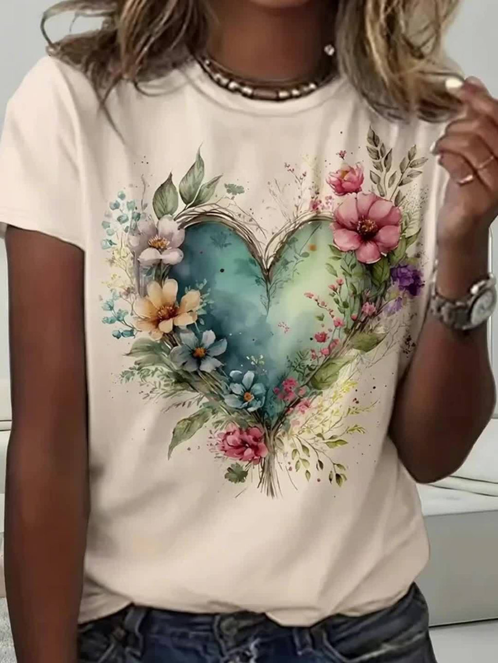 Floral Heart Print T-Shirt Women Watercolor Flower Graphic Tee Short Sleeve Crew Neck Loose Casual Top Spring Summer Off-White S-XXL