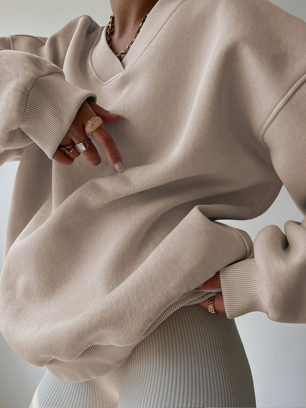 Women's Oversized Loose Fit Sweatshirt – Wide Neck Drop Shoulder Pullover for Fall & Winter, Cozy Casual Fashion Top