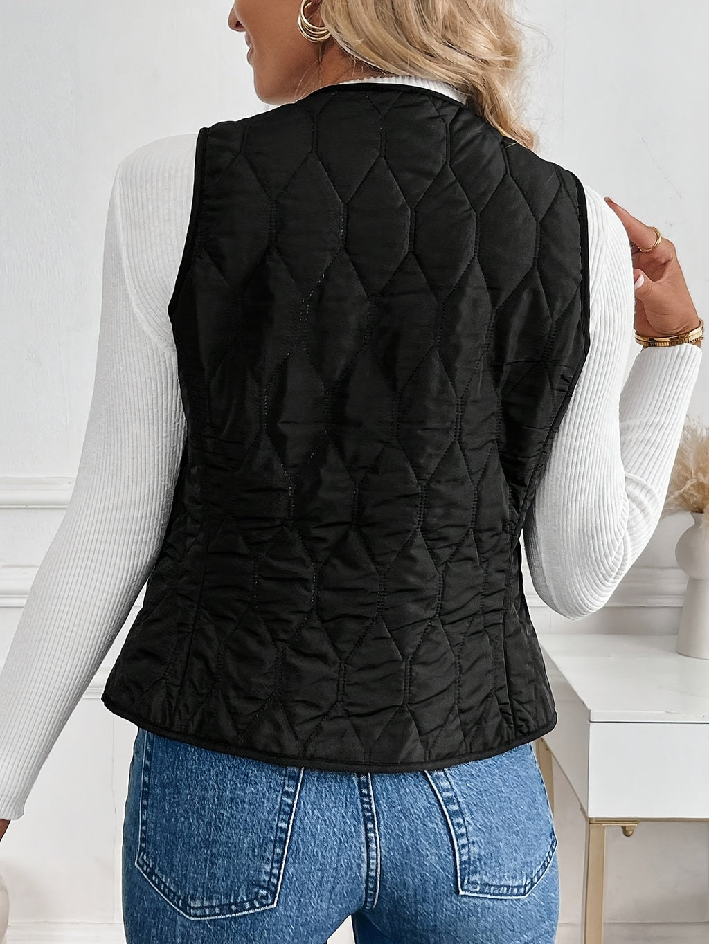 Women's Thermal Lined Quilted Vest | V-Neck Sleeveless Puffer Vest Warm Layering Jacket for Fall Winter Outerwear