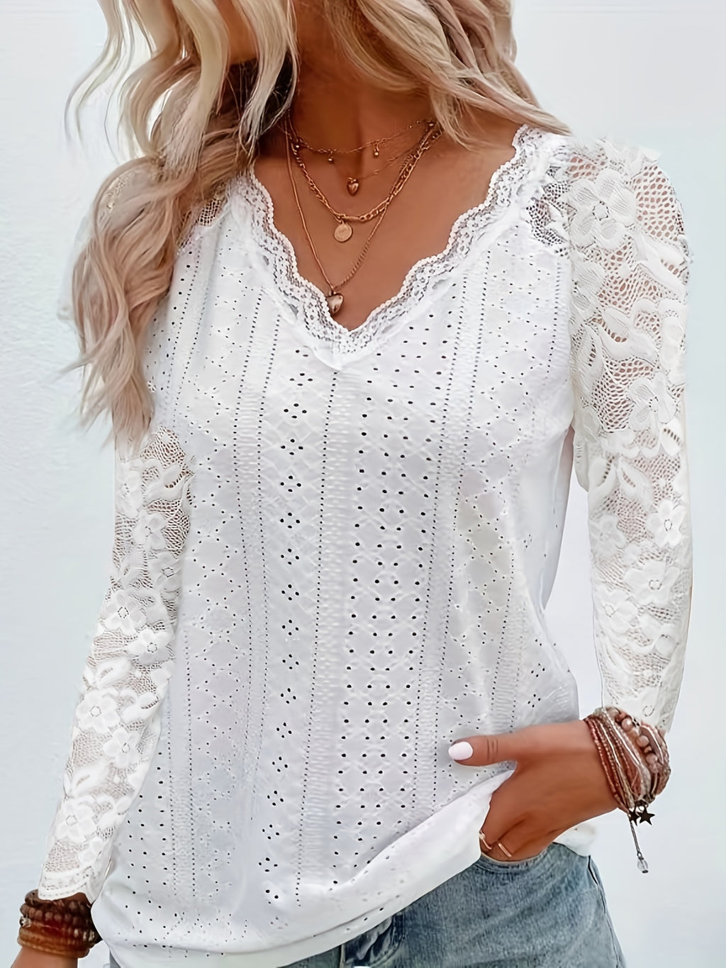 Women's Contrast Lace V-Neck Eyelet Long Sleeve T-Shirt - Elegant Floral Lace Trim Casual Top for Spring Fall