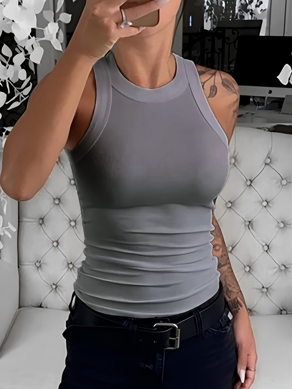 Women's Solid Color Sleeveless Tank Top Round Neck Fitted Stretch Basic Layering Tee Shirt for Summer Spring Casual Everyday Wear Black White Brown