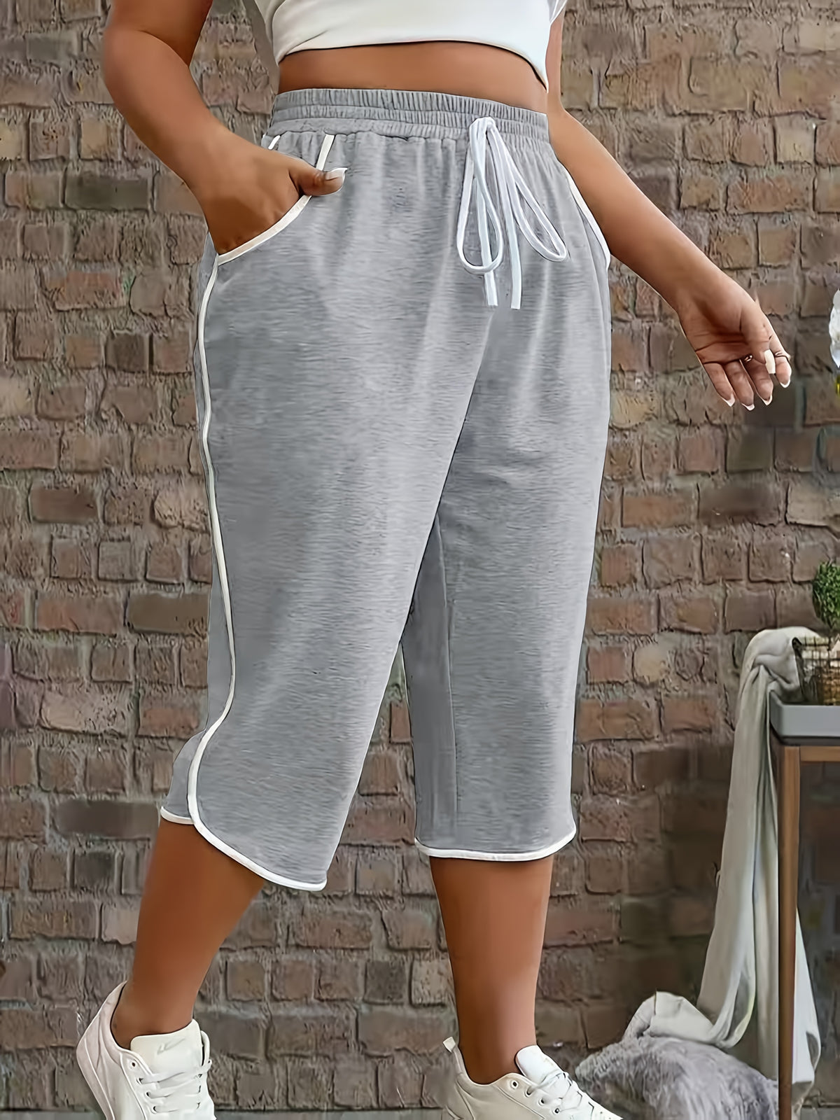 Women's Mid-Length Casual Sweatshorts with Pockets – Solid Color 95% Polyester Stretch Comfortable Fitness Workout Spring Summer Fall Active Shorts
